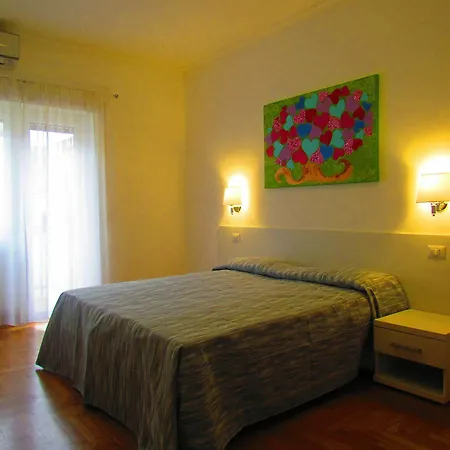 Buonarroti 3* Rome